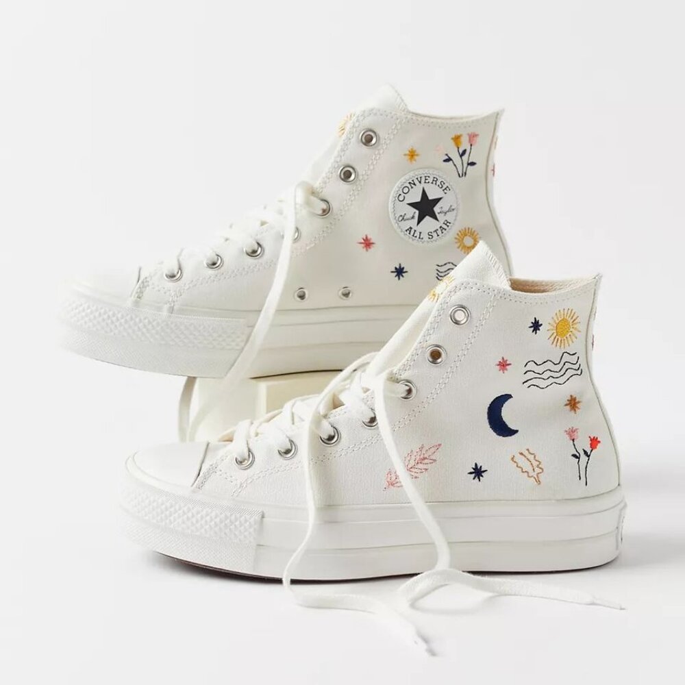 Converse Lift Platform high top Embroidered "It's Okay To Wander"